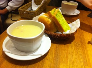 Corn bacon soup + Garlic bread