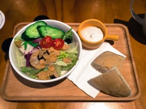 set meal (salad and drink)